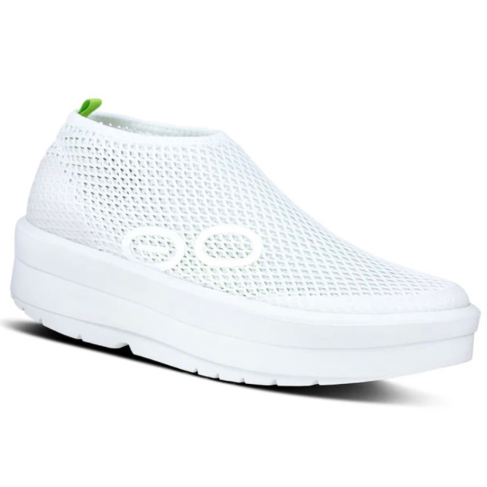 NWT Oofos Oomega Chukka Shoe - White Size 8.5